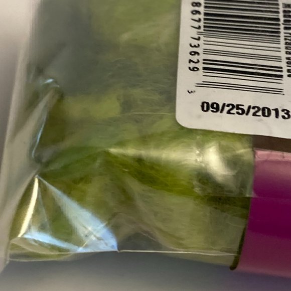 24 Dimensions FeltWorks 100% Wool Green Curly Roving 0.25oz Needle Felting Craft - Picture 9 of 15